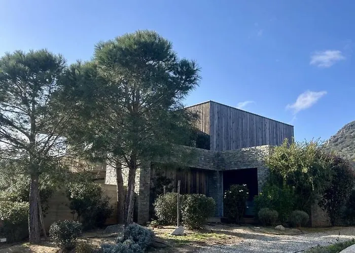 Fautea - Beach, Pool, Sauna Et Fitness Villa