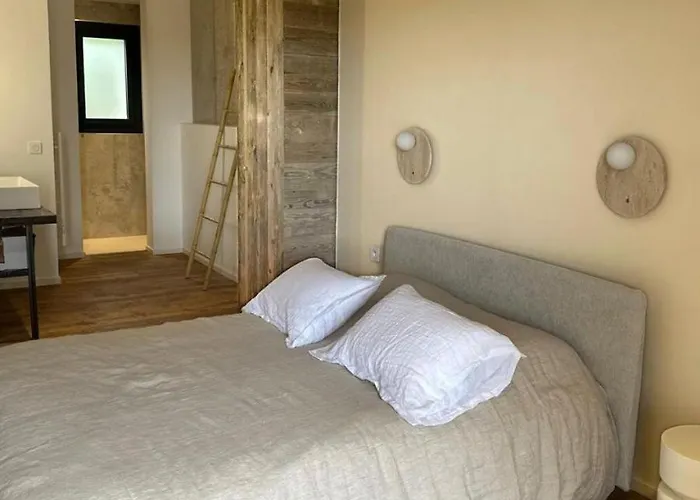 Fautea - Beach, Pool, Sauna Et Fitness 종자